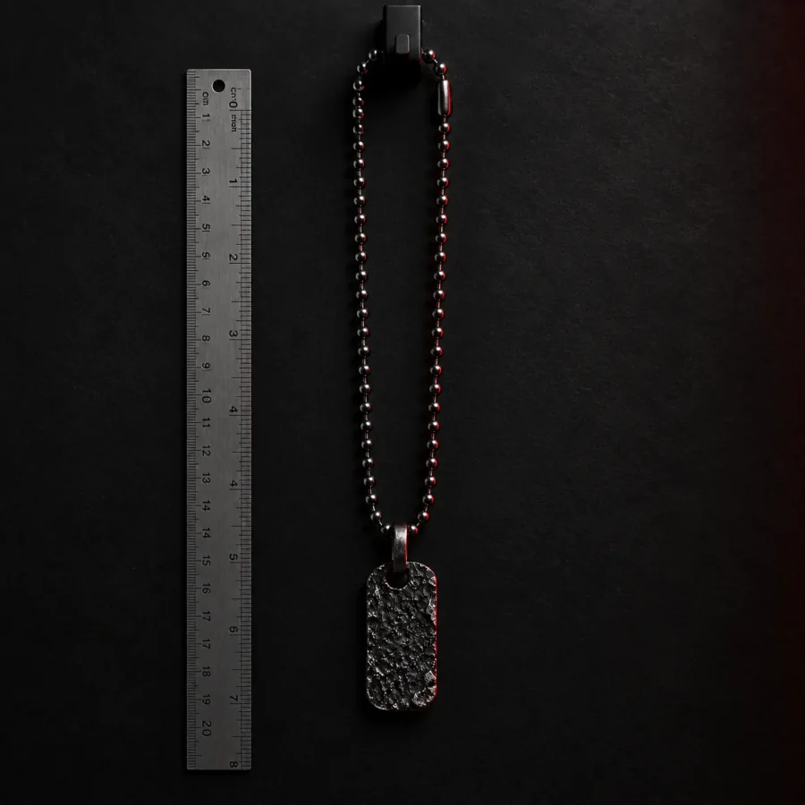 Cinder Ball Chain, sidevinkel med lineal som skala