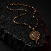 Crucible Coin Chain, studiefoto