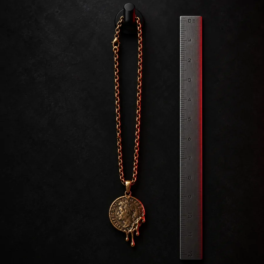 Crucible Coin Chain, Seitenansicht mit Lineal zur Größenangabe