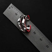 Double Wave Cuff, sidevinkel med lineal som skala