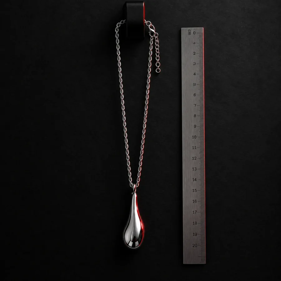 Drip Pendant Chain, vue de profil avec règle pour l'échelle