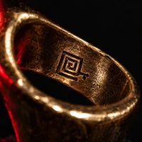 Ladle Ring, Nahaufnahme der gravierten Glyphe