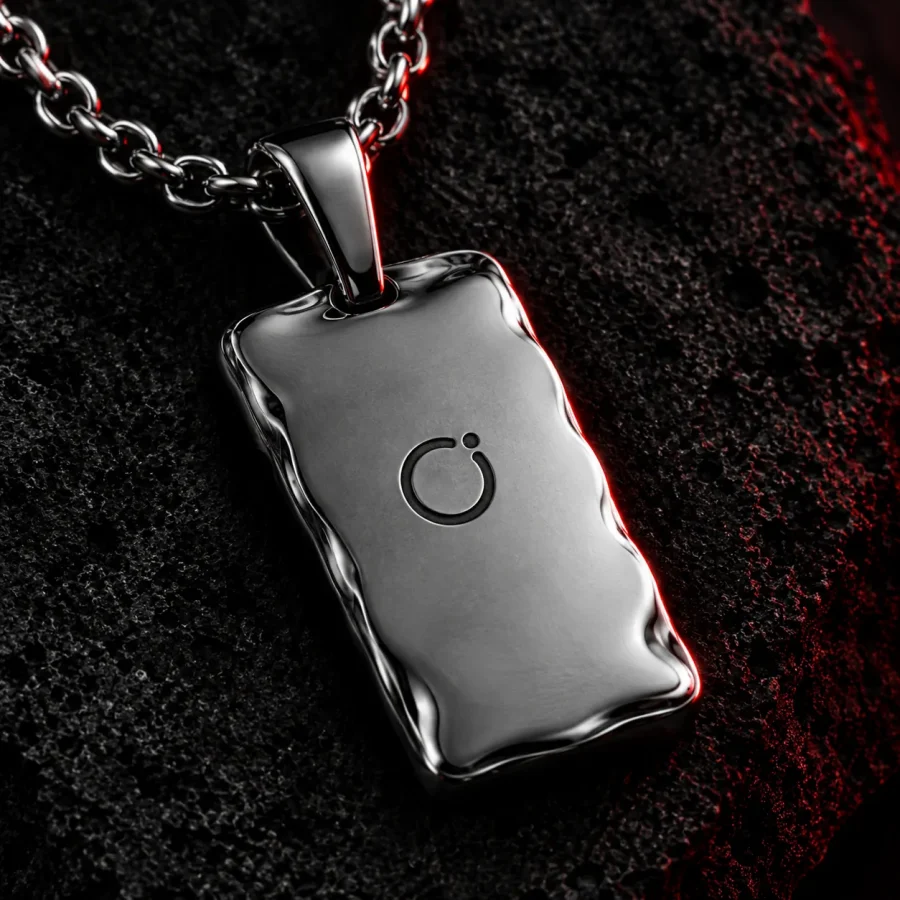 Quench Tag Chain, close-up af den graverede glyf