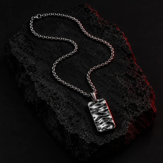 Quench Tag Chain, studio photo